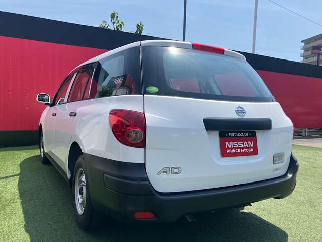Nissan AD 4