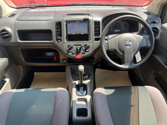 Nissan AD 5