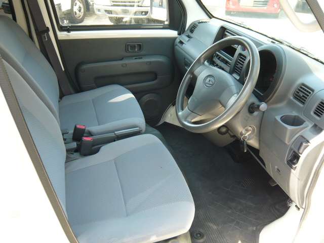 Daihatsu Hijet Deck Van 11