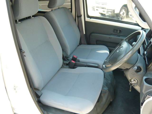 Daihatsu Hijet Deck Van 12