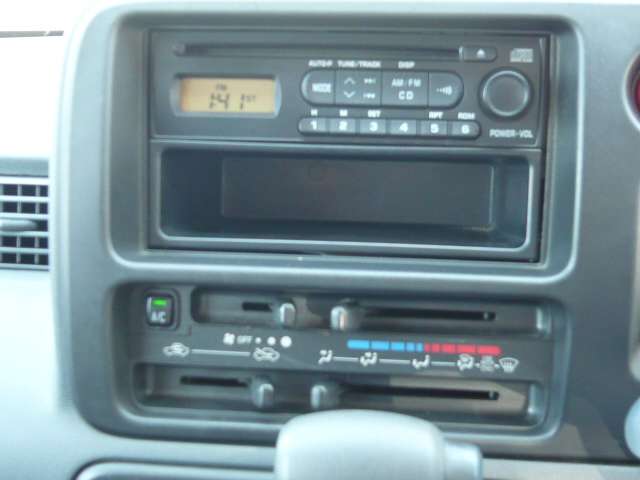 Daihatsu Hijet Deck Van 5