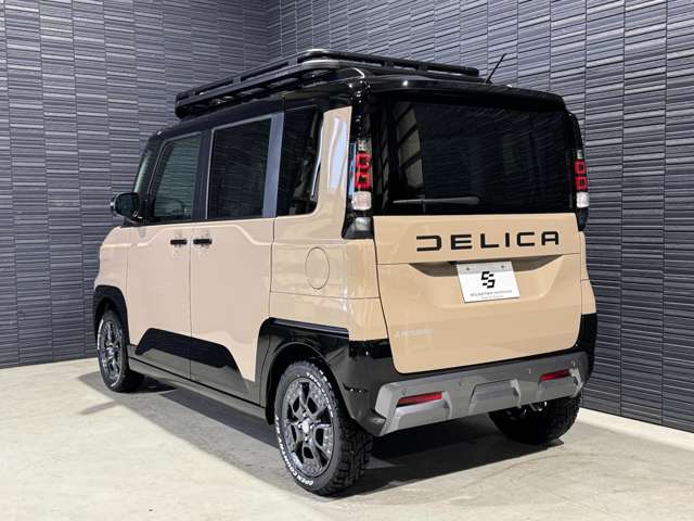 Mitsubishi Delica Mini 12
