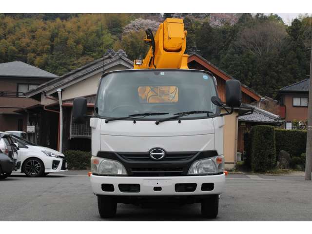 Hino Dutro 4