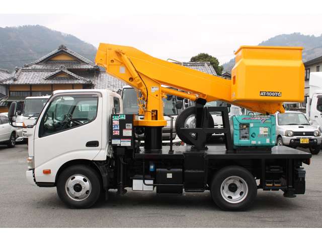 Hino Dutro 5