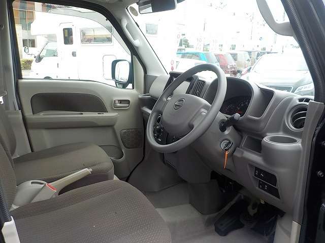 Nissan NV100 Clipper 12