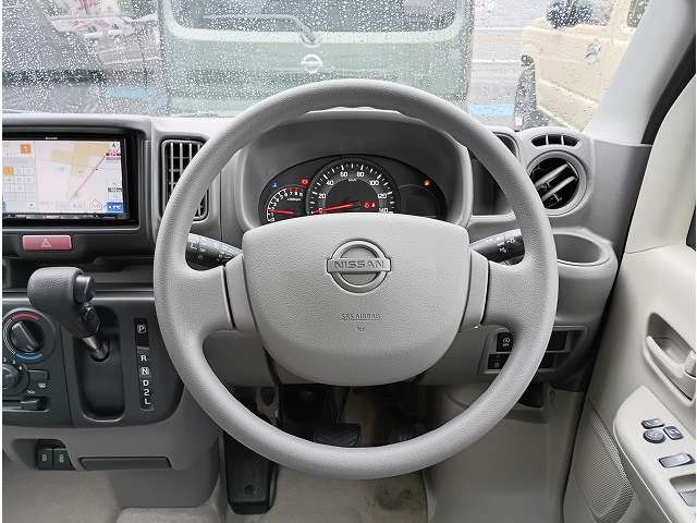 Nissan NV100 Clipper 13