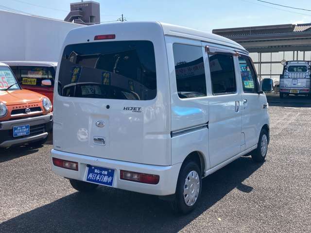 Daihatsu Hijet Cargo 5