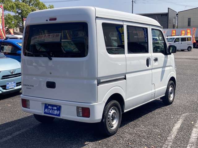 Mitsubishi Minicab Van 4