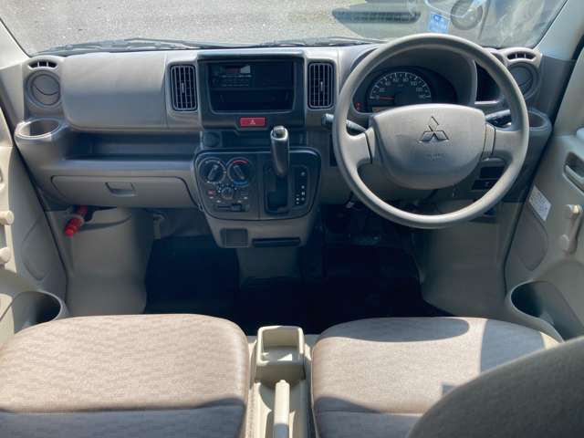 Mitsubishi Minicab Van 6