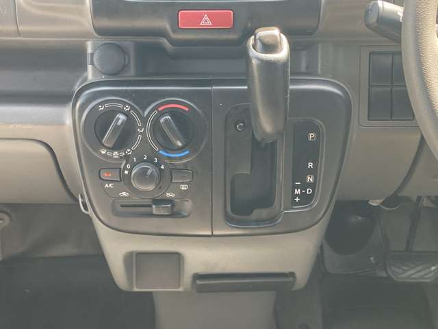 Mitsubishi Minicab Van 7