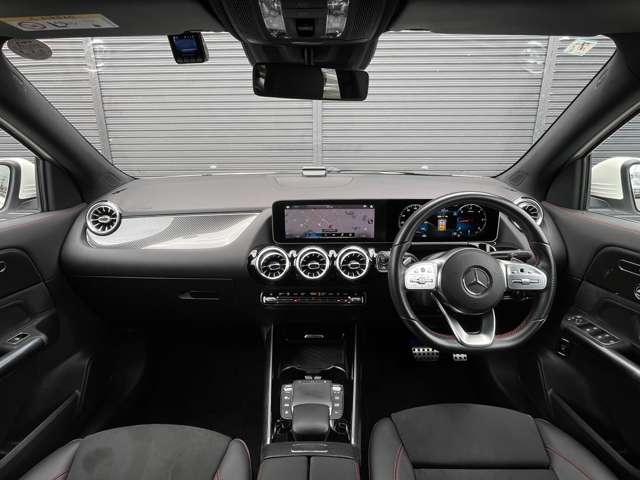 Mercedes-Benz GLA-Class 6