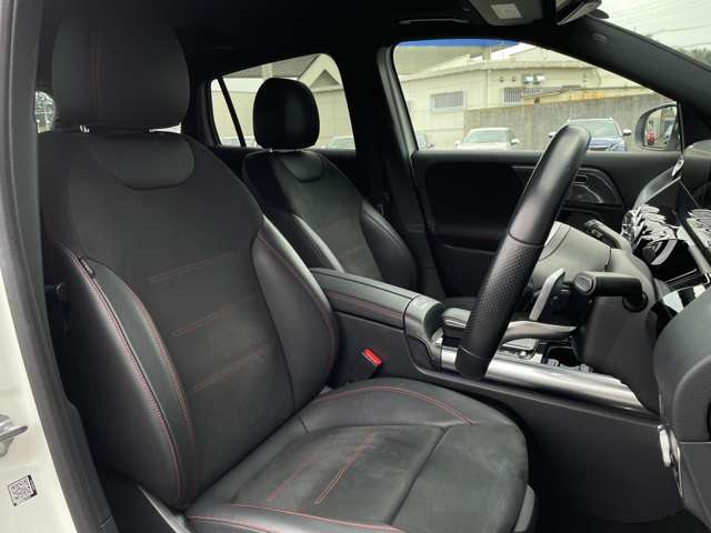 Mercedes-Benz GLA-Class 10
