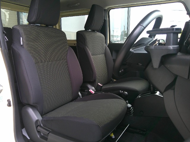 Suzuki Jimny Sierra 4