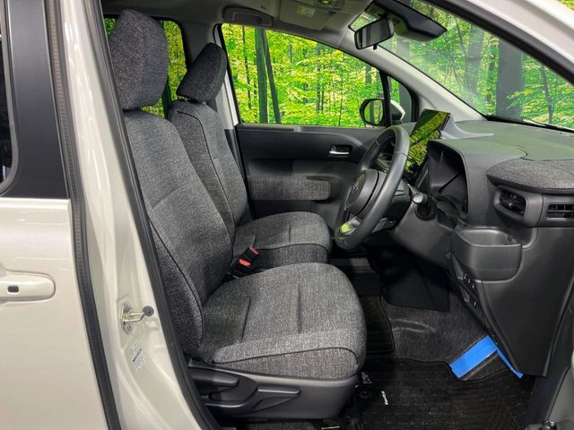 Toyota Sienta 8