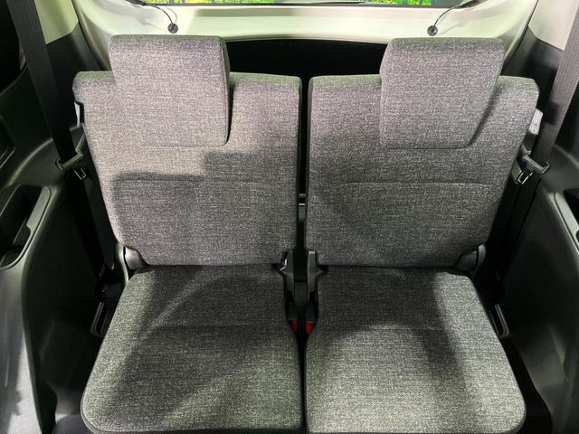 Toyota Sienta 10