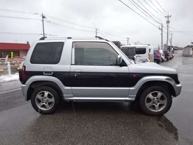 Mitsubishi Pajero Mini 8