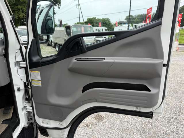 Mitsubishi Fuso Canter 9