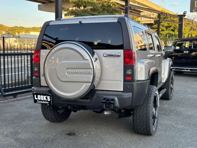 Hummer H3 7