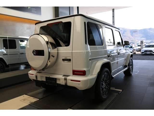 Mercedes-Benz G-Class 8