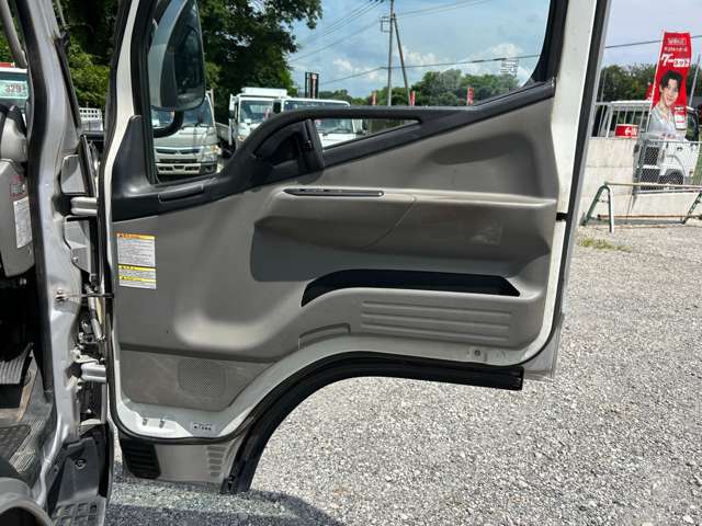Mitsubishi Fuso Canter 9