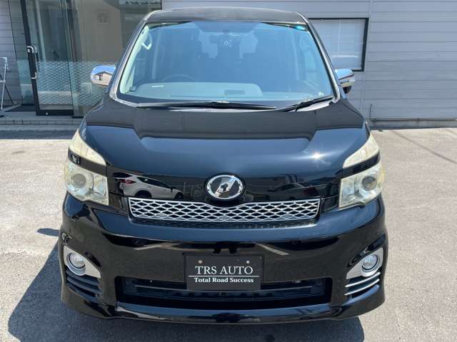 Toyota Voxy 2