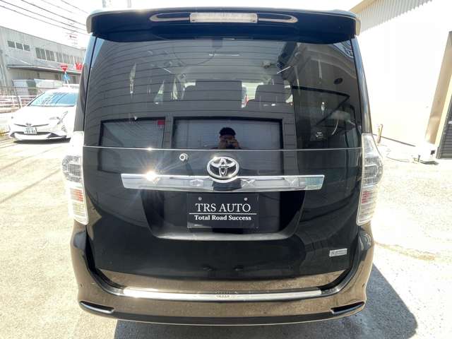 Toyota Voxy 5