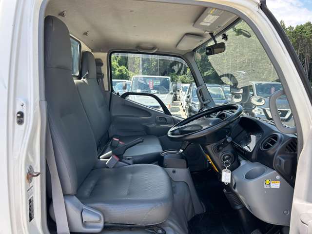 Hino Dutro 12