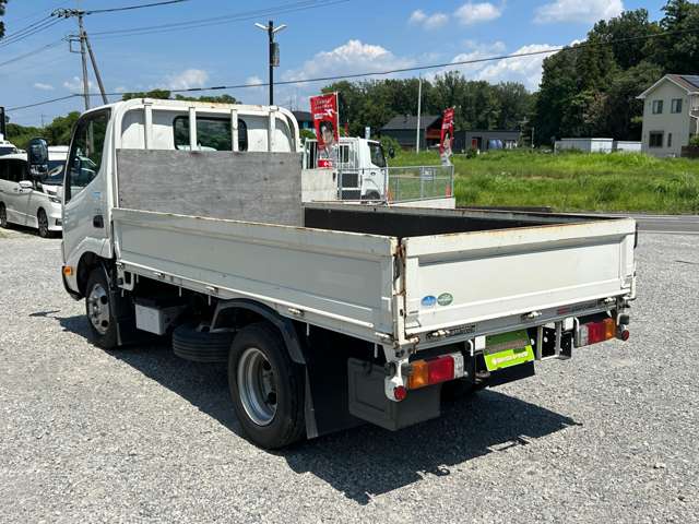 Hino Dutro 7