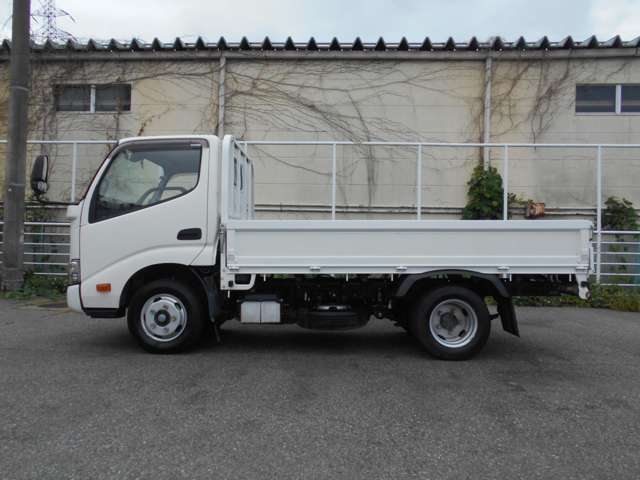 Hino Dutro 4