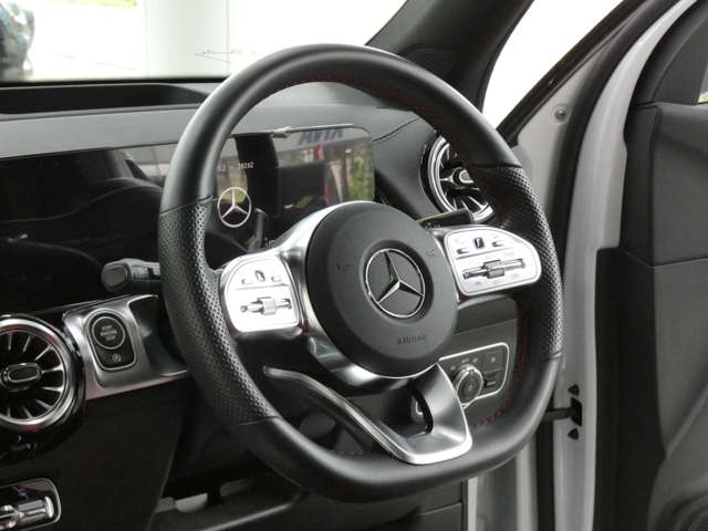 Mercedes-Benz GLB 4