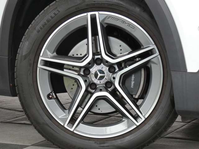 Mercedes-Benz GLB 8