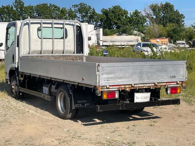 Isuzu Elf 7