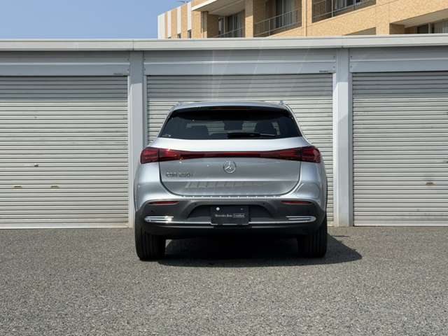 Mercedes-Benz EQA 8
