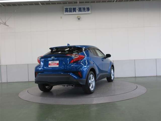 Toyota C-HR 11