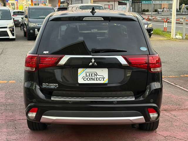 Mitsubishi Outlander PHEV 5