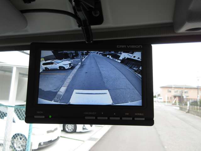 Isuzu Elf 8