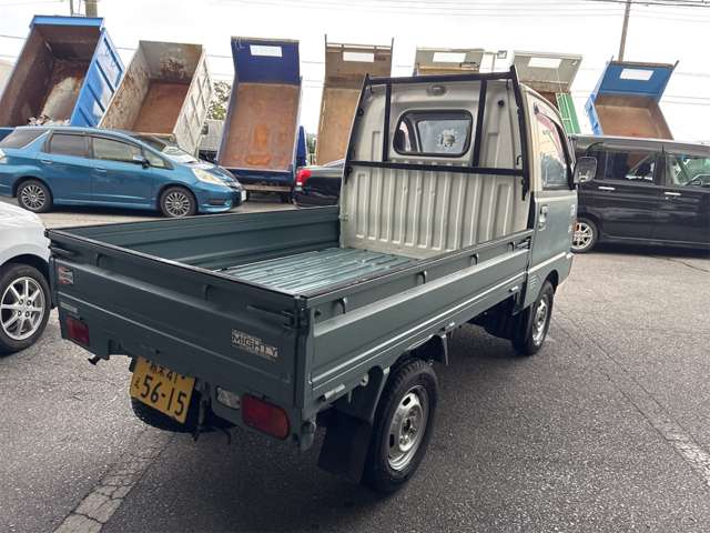 Mitsubishi Minicab Truck 11
