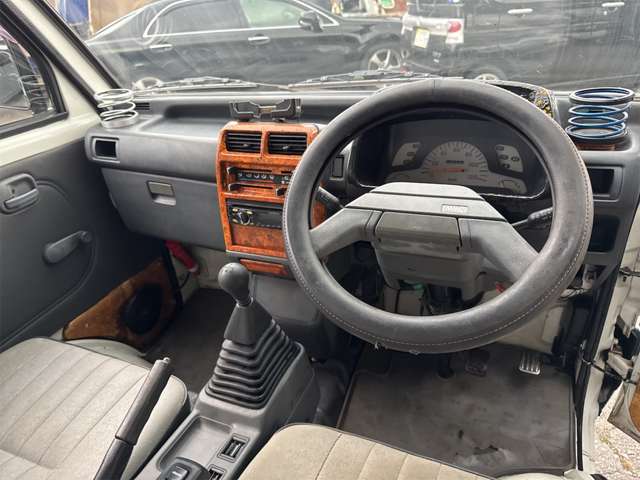Mitsubishi Minicab Truck 2