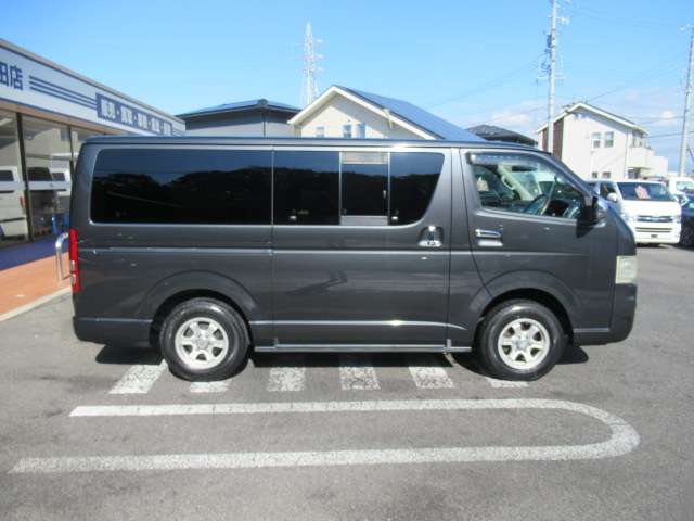 Toyota Regius Ace 9