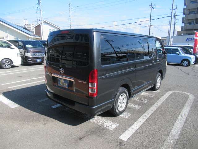 Toyota Regius Ace 10