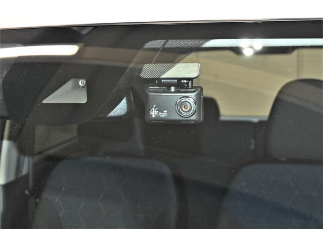 Mitsubishi eK X 12
