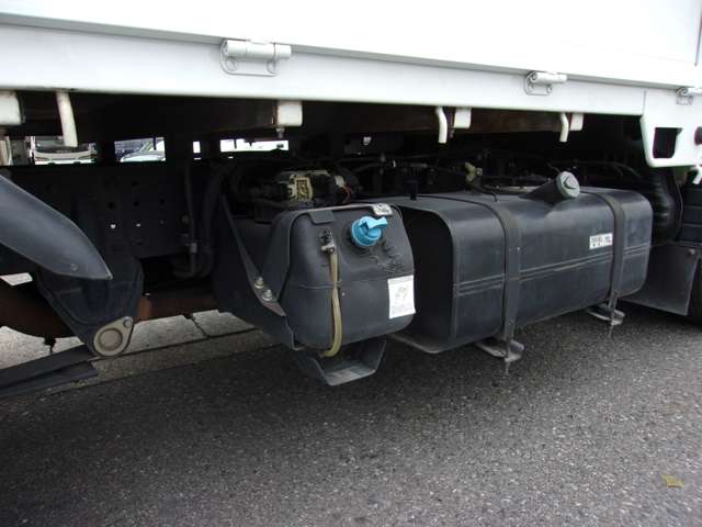 Mitsubishi Fuso Canter 12