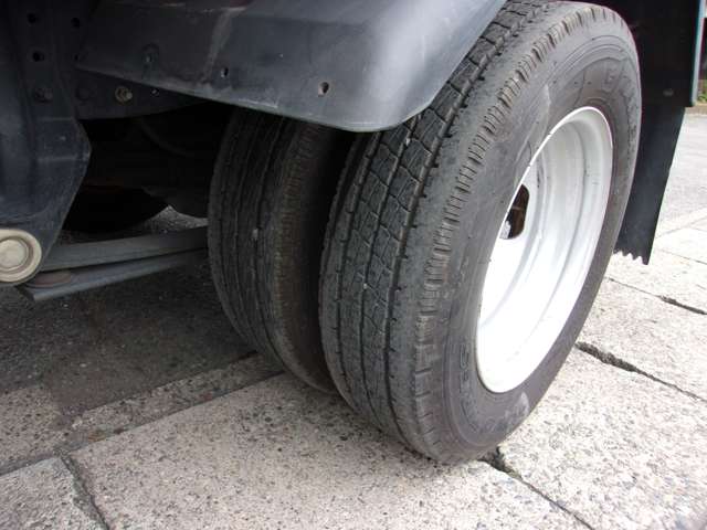 Mitsubishi Fuso Canter 9