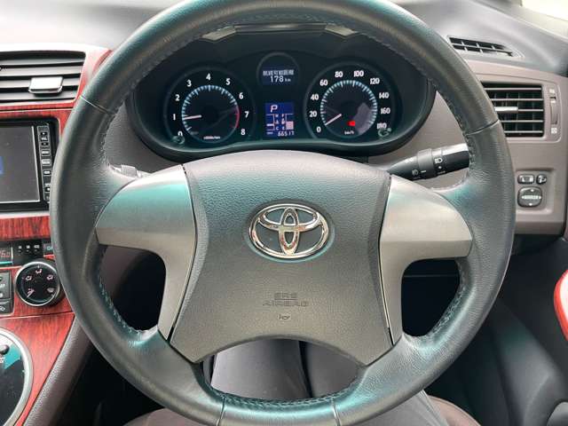 Toyota Mark X ZiO 11