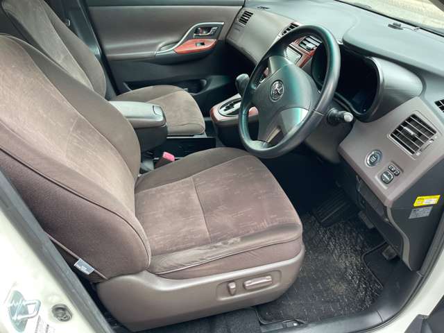 Toyota Mark X ZiO 10