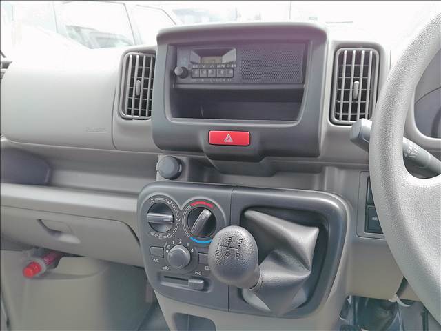 Mitsubishi Minicab Van 10