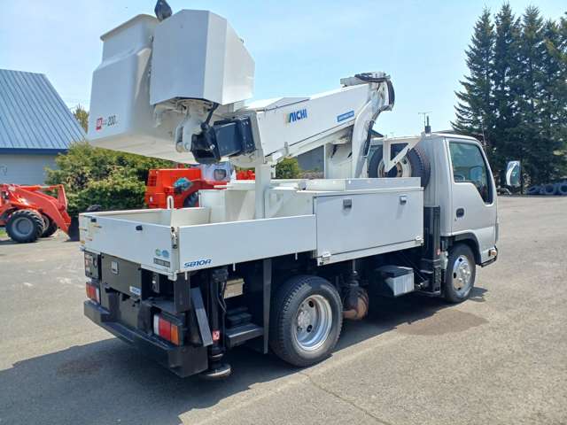 Isuzu Elf 5
