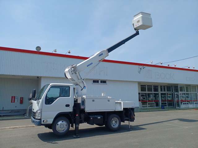 Isuzu Elf 8
