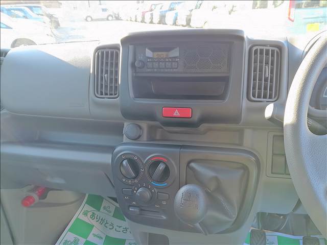 Mitsubishi Minicab Van 13