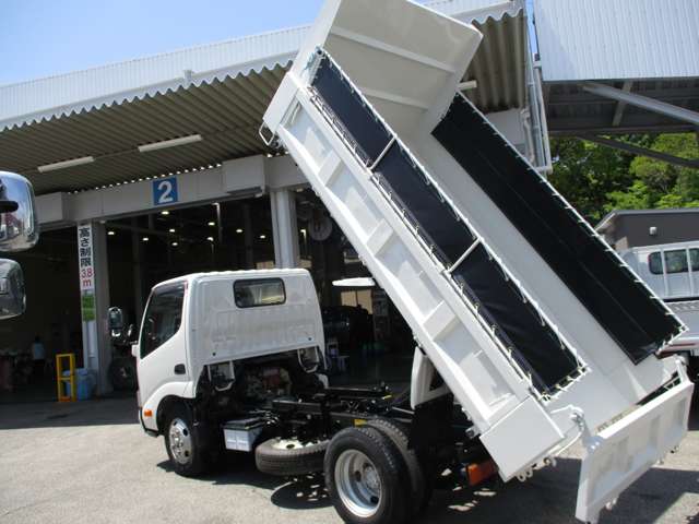 Hino Dutro 12